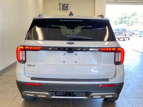 New 2026 Ford Explorer Active w/ Active Comfort Package AWD/4WD image 6