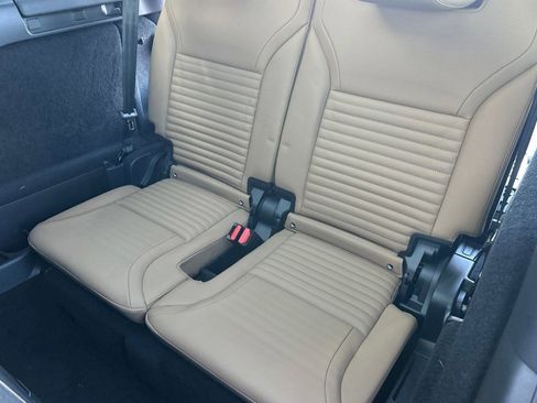 New 2026 Land Rover Discovery Limited Edition image 20