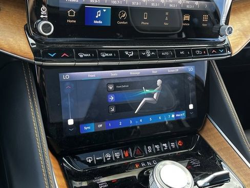 Used 2024 Jeep Grand Wagoneer Series III w/ Rear Seat Video Group 1 image 28