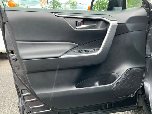 Used 2022 Toyota RAV4 XLE AWD/4WD image 13