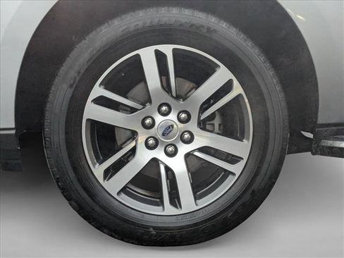 Used 2023 Ford Expedition Limited image 28