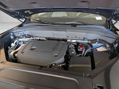 New 2026 Volvo XC90 B6 Plus w/ Protection Package Premier image 18