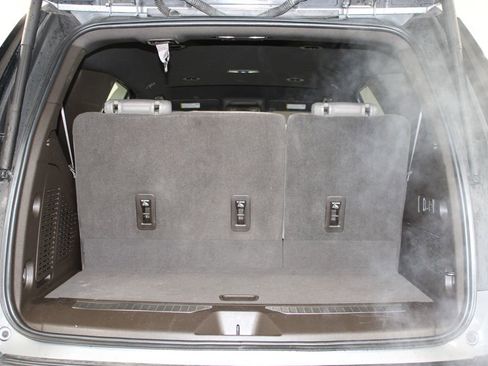 Used 2021 Chevrolet Tahoe Z71 w/ Z71 Off-Road Package image 16