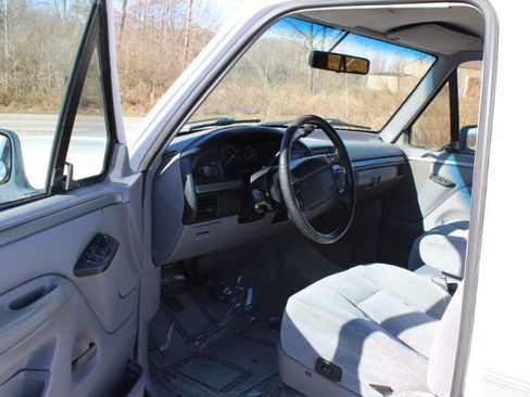 Used 1995 Ford Bronco XLT image 10