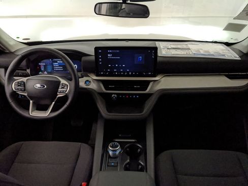 New 2025 Ford Explorer Active image 13