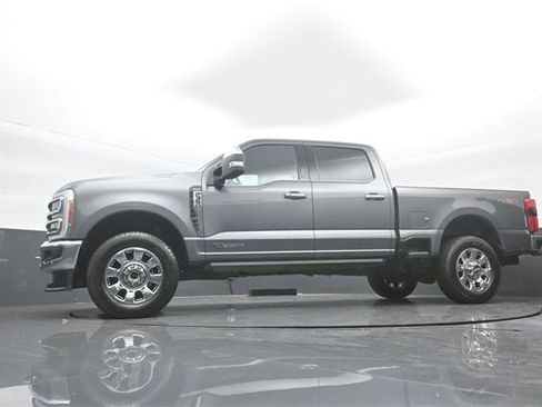 Used 2023 Ford F350 Lariat w/ Tow Technology Package image 32