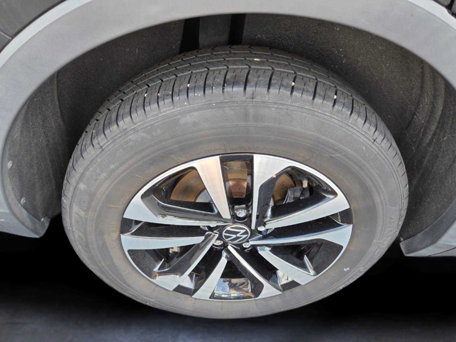 Used 2022 Volkswagen Tiguan S FWD image 17