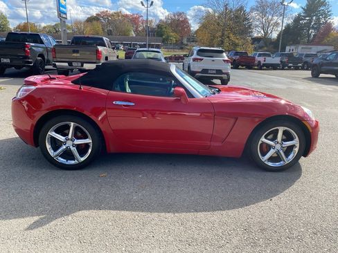 Used 2007 Saturn Sky w/ Premium Trim Pkg image 2