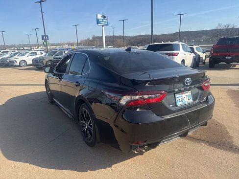 Used 2024 Toyota Camry SE w/ Audio Upgrade Package image 4