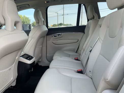 Used 2020 Volvo XC90 T6 Momentum w/ Protection Package AWD/4WD image 32