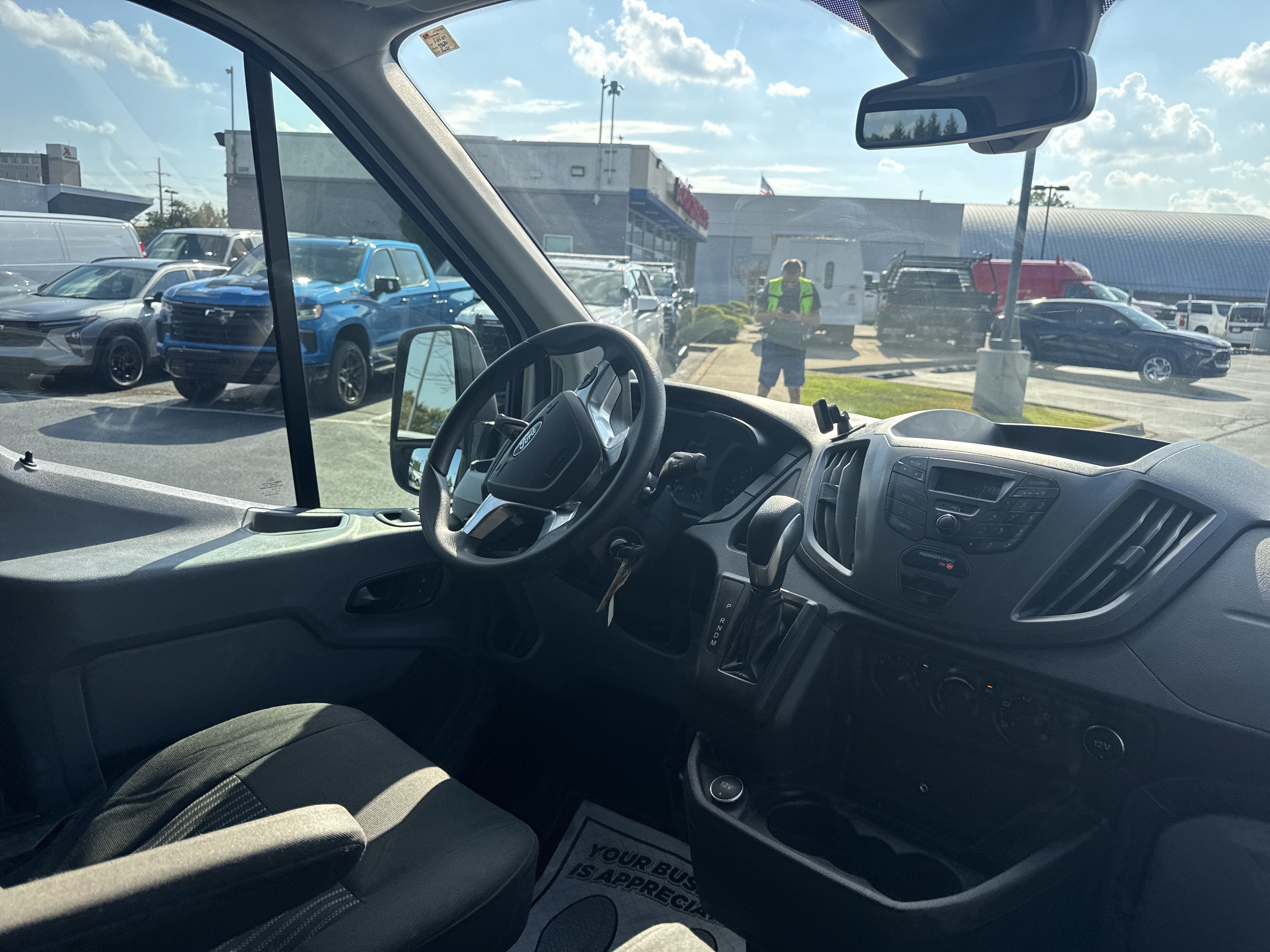 Used 2019 Ford Transit 250 148 Medium Roof RWD image 7