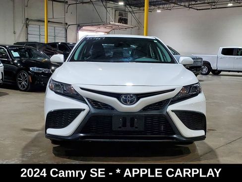Used 2024 Toyota Camry SE FWD image 2