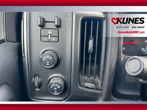 Used 2018 Chevrolet Silverado 1500 LT w/ All Star Edition image 9