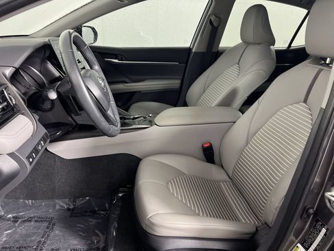 Used 2024 Toyota Camry SE w/ Convenience Package FWD image 7