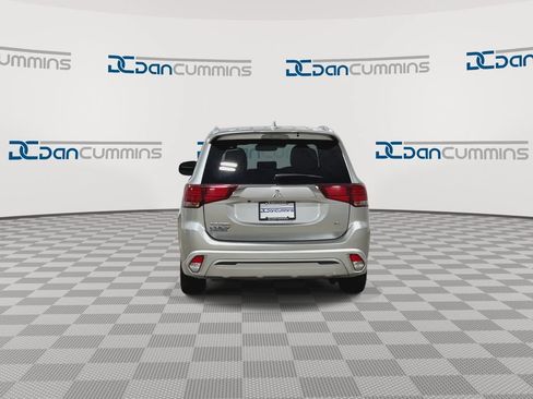 Used 2022 Mitsubishi Outlander LE AWD/4WD image 7