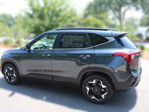 New 2026 Kia Seltos EX FWD image 12