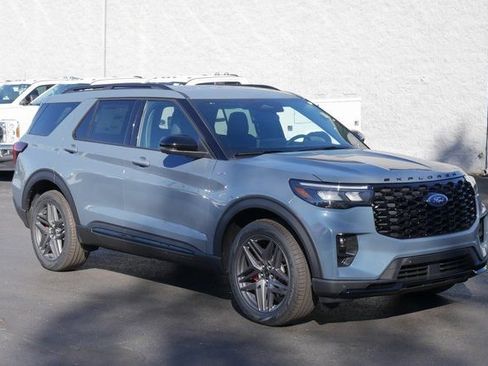 New 2026 Ford Explorer ST-Line w/ ST-Line Street Pack image 7