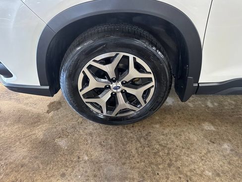 Certified 2023 Subaru Forester Premium AWD/4WD image 12