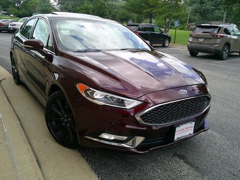 Used 2017 Ford Fusion Platinum FWD image 4