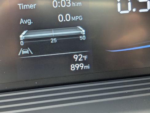 New 2025 Hyundai Venue SEL image 30