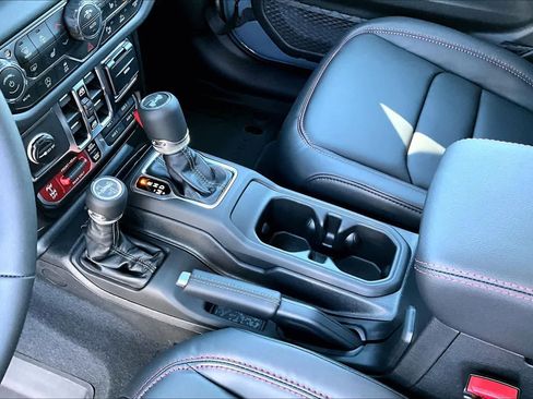 New 2026 Jeep Wrangler Unlimited Rubicon AWD/4WD image 17