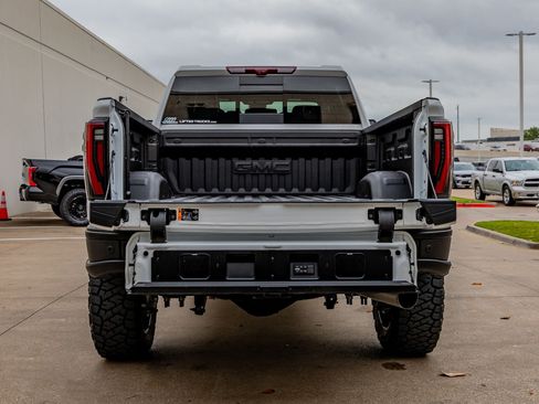 Used 2025 GMC Sierra 2500 AT4X w/ AT4X AEV Edition AWD/4WD image 9