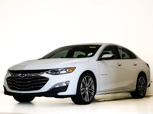 Used 2024 Chevrolet Malibu LT FWD image 3