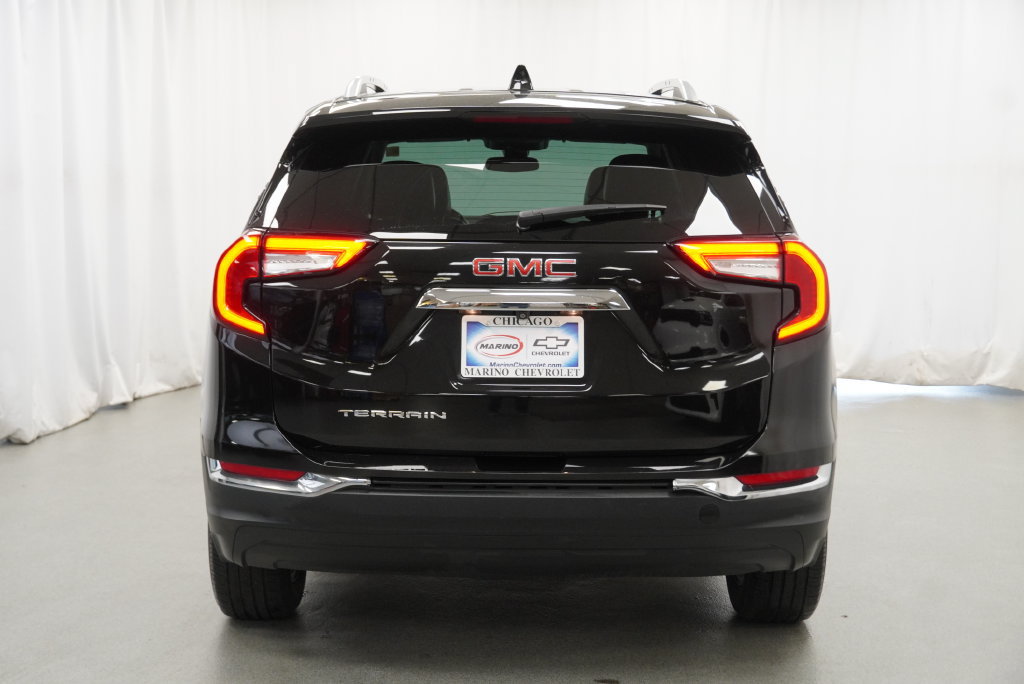 Used 2023 GMC Terrain SLT w/ LPO, Floor Liner Package FWD image 14