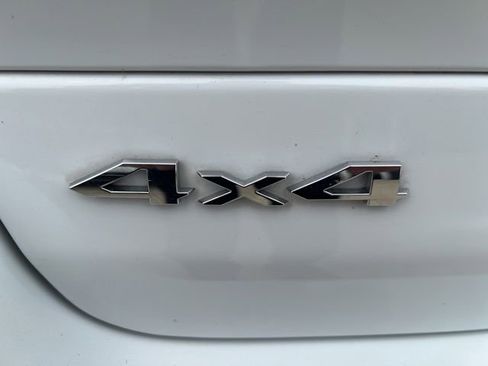 Used 2023 Jeep Grand Cherokee Laredo w/ Luxury Tech Group I AWD/4WD image 11