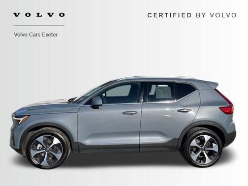 Certified 2023 Volvo XC40 B5 Plus w/ Driver Assist Package image 4