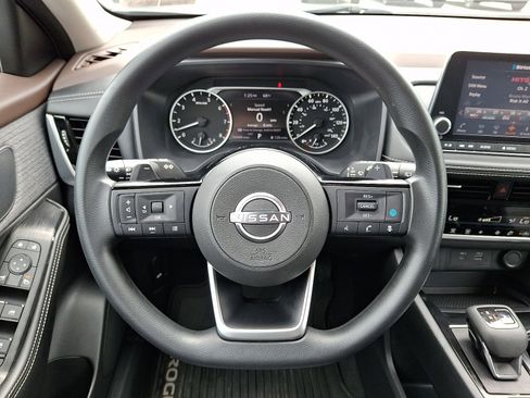 Used 2022 Nissan Rogue SV AWD/4WD image 21