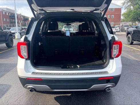 Certified 2023 Ford Explorer Platinum w/ Technology Package AWD/4WD image 28
