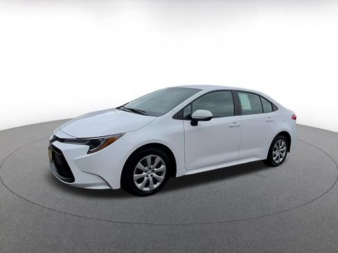 Used 2025 Toyota Corolla LE FWD image 6