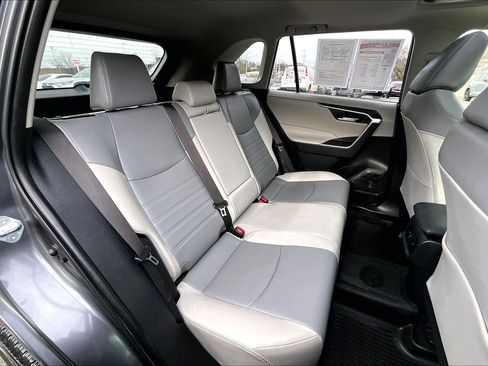 Used 2019 Toyota RAV4 XLE Premium image 26