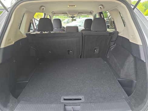 Used 2024 Nissan Rogue S image 13