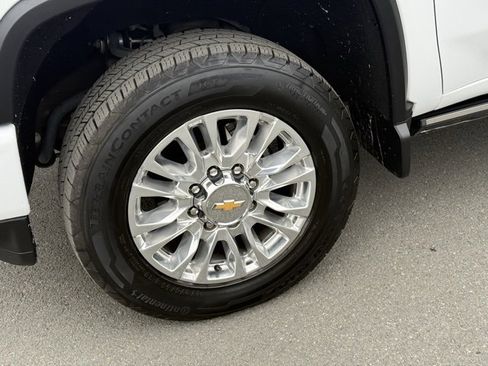 Used 2023 Chevrolet Silverado 3500 High Country w/ Z71 Off-Road Package image 4