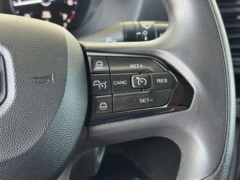 Used 2025 RAM ProMaster 2500 w/ Convenience Group FWD image 13