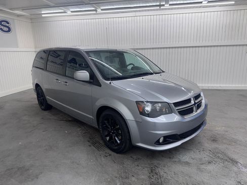Used 2019 Dodge Grand Caravan GT image 3