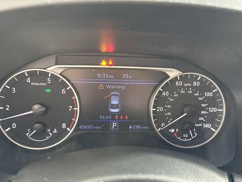 Used 2024 Nissan Altima 2.5 SV image 17