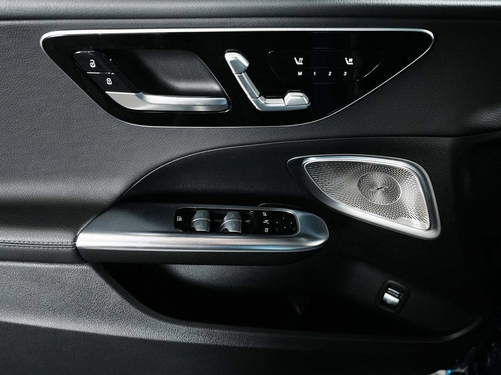 Used 2023 Mercedes-Benz C 300 4MATIC Sedan image 12