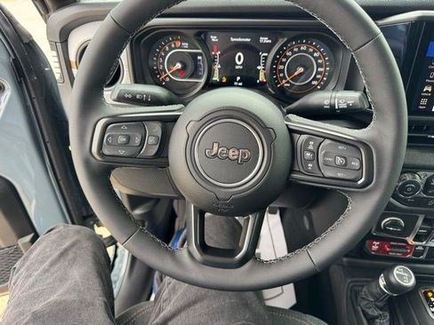 New 2026 Jeep Gladiator Sport AWD/4WD image 16