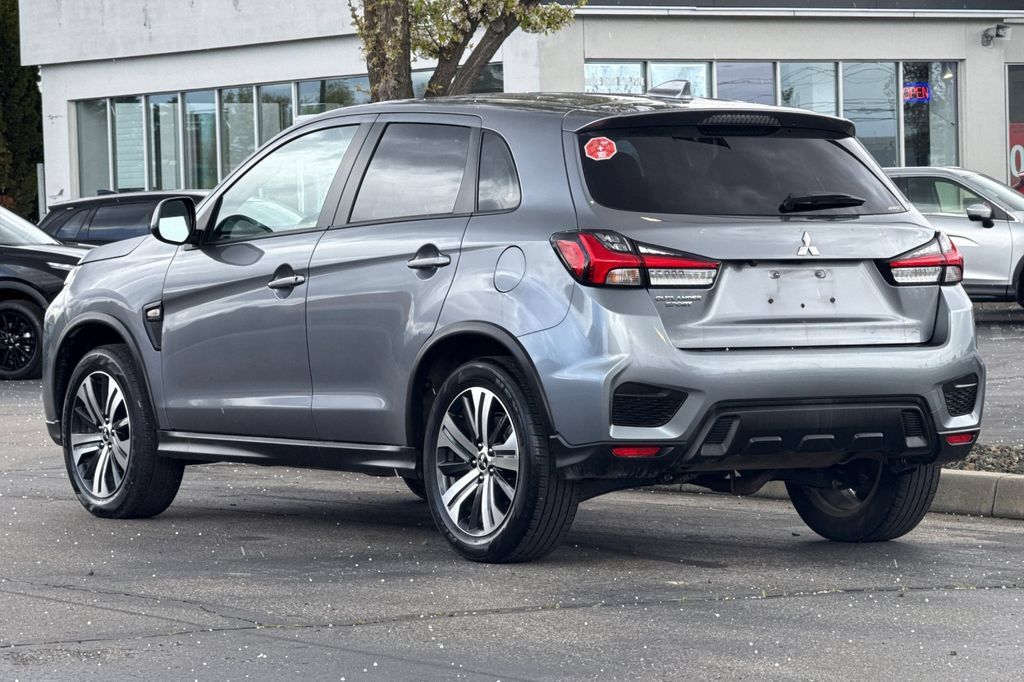 Used 2025 Mitsubishi Outlander Sport ES AWD/4WD image 9