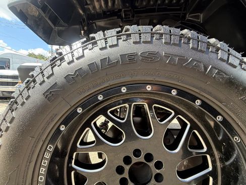 Used 2017 Jeep Wrangler Unlimited Sport w/ Quick Order Package 24S AWD/4WD image 28