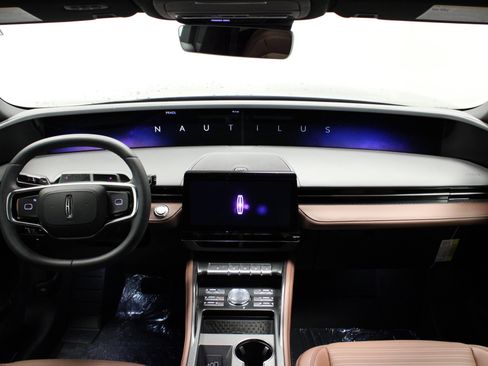 New 2026 Lincoln Nautilus Reserve w/ Jet Appearance Package image 13