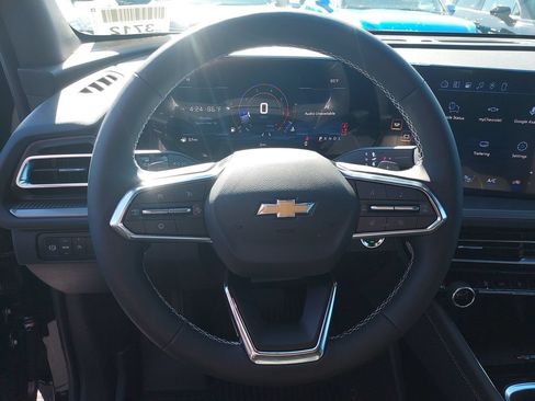 New 2027 Chevrolet Traverse LT w/ LPO, Floor Liner Package FWD image 17