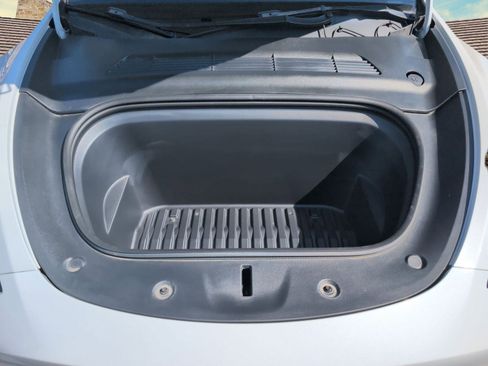 Used 2022 Tesla Model Y Performance image 25