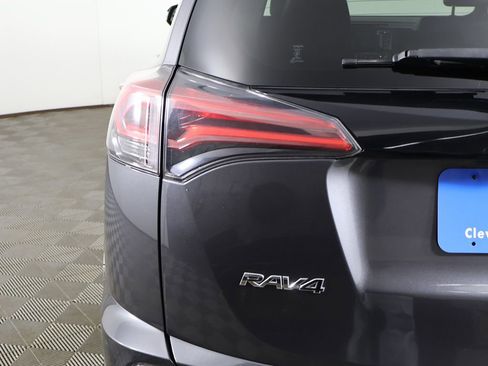 Used 2018 Toyota RAV4 SE w/ All Weather Liner Package AWD/4WD image 15