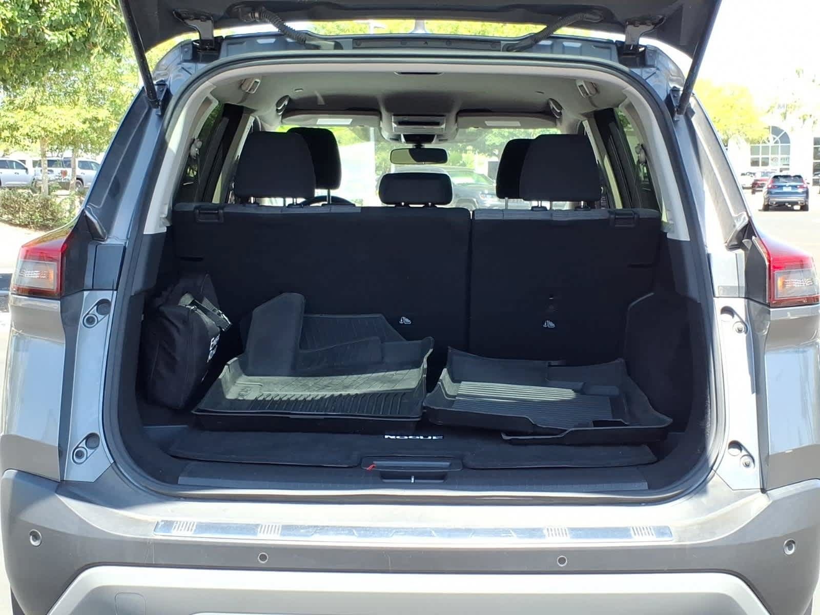 Used 2023 Nissan Rogue SV FWD image 15
