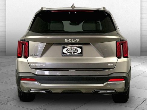 Used 2025 Kia Sorento SX Prestige image 3