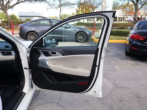 Used 2023 Genesis G70 3.3T w/ Sport Prestige Package image 27